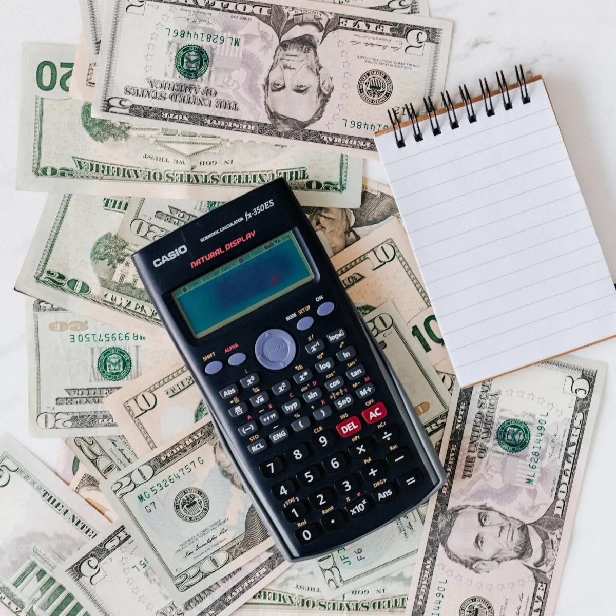 Nomad Finances: How to Manage Money While Traveling Around the World